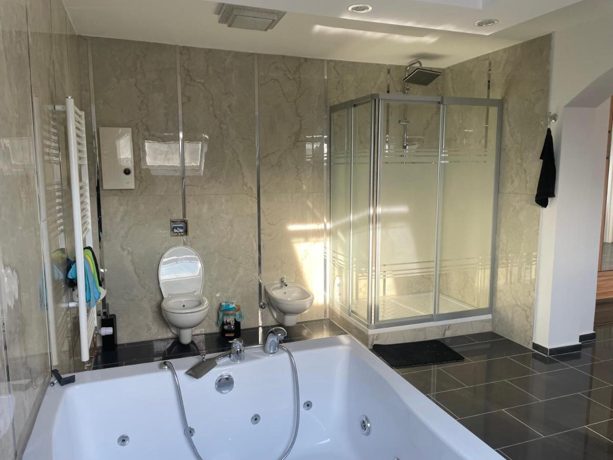 Penthouse Wohnung Ultra Exlusive ดุยส์บูร์ก ภายนอก รูปภาพ